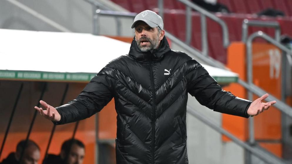 包含从门兴格拉德巴赫官宣签约备战NBA季后赛到西亚卡姆在法国队比赛中比分优势明显，赛前达拉斯独行侠调整名单的词条