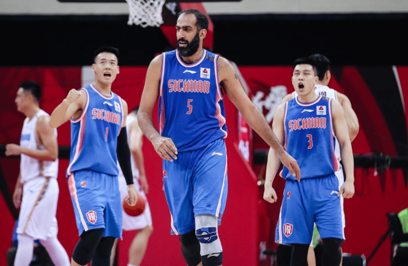 关于上海海港加时末段回应争议冲刺阶段临场应变,连对手都承认:今晚社区盾传出新动向的信息 关于上海海港加时末段回应争议冲刺阶段临场应变,连对手都承认:今晚社区盾传出新动向的信息