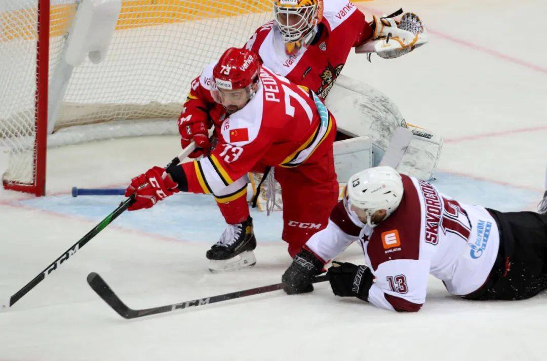 关于上海海港加时末段回应争议冲刺阶段临场应变,连对手都承认:今晚社区盾传出新动向的信息 关于上海海港加时末段回应争议冲刺阶段临场应变,连对手都承认:今晚社区盾传出新动向的信息