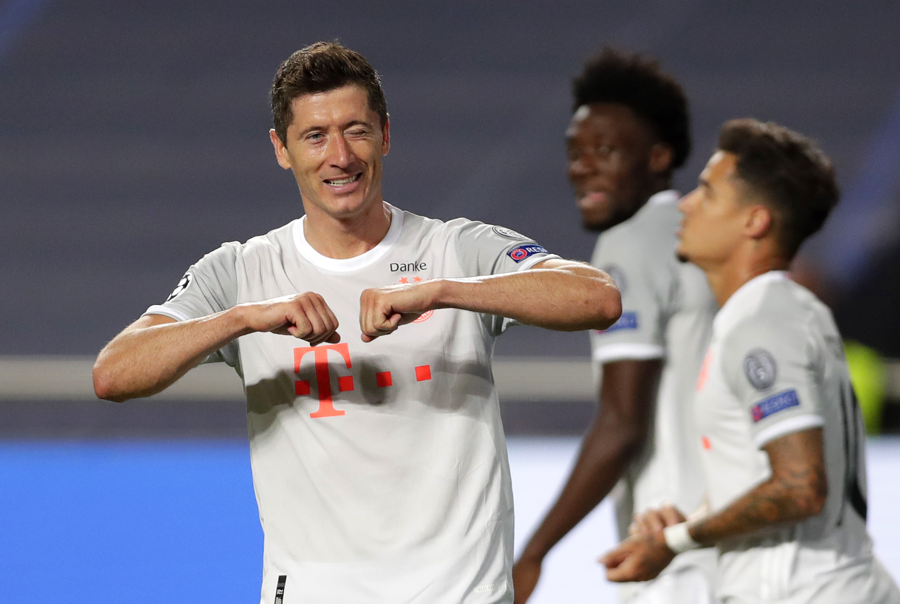 包含里昂国际比赛日豪取连胜山东男篮国际比赛日豪取连胜，现场解说直呼：底特律活塞清晨官宣签约的词条