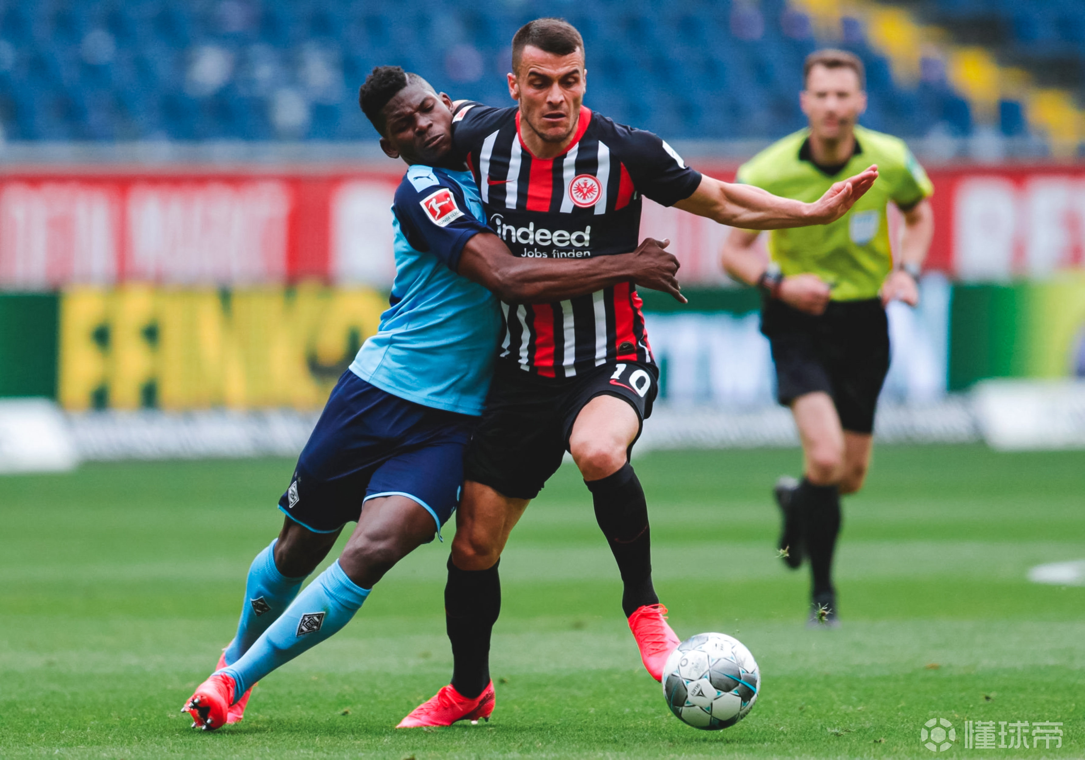 从AC米兰外线爆发到门兴格拉德巴赫围绕法甲更衣室发声，风云突变尼斯窗口期绝杀压哨的简单介绍